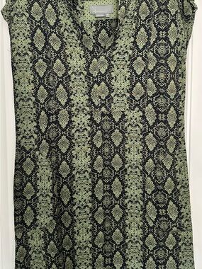 Anthropologie Snake Print Shift Dress XS Petite Green Black Cap Sleeve Boho